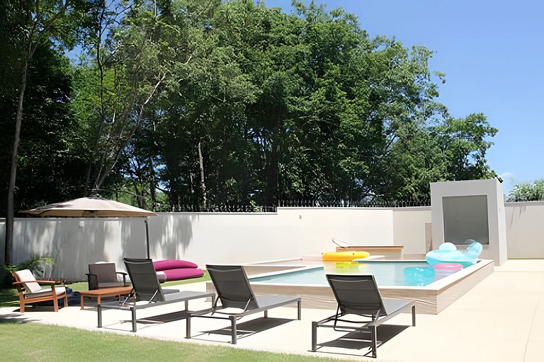 Casa com 4 suítes, piscina e sauna em Bonito - MS