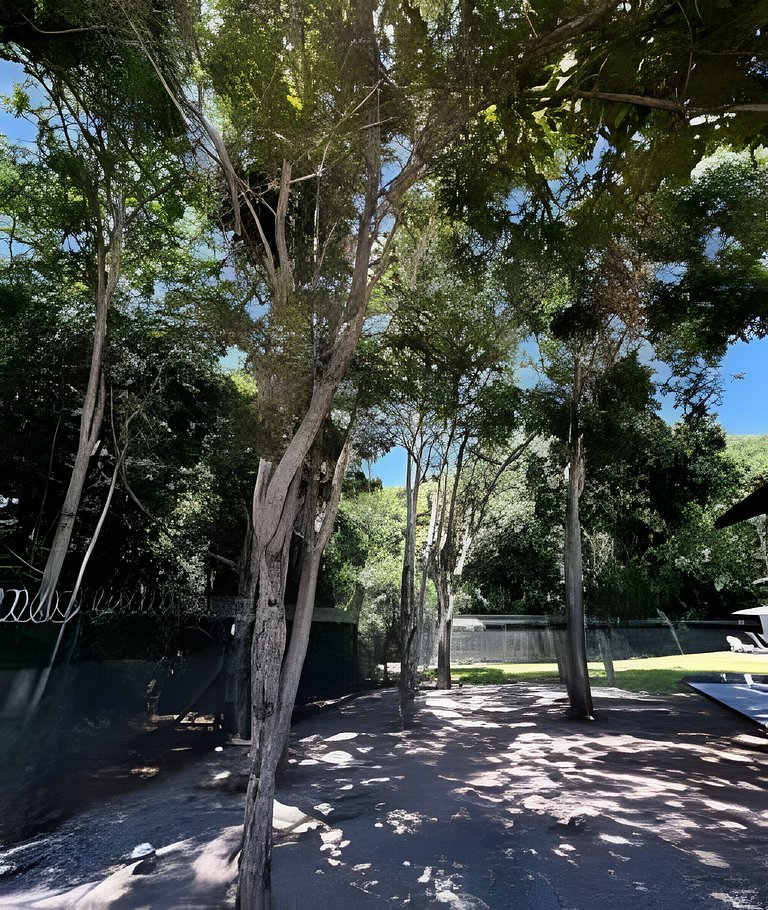 Casa com 4 suítes, piscina e sauna em Bonito - MS