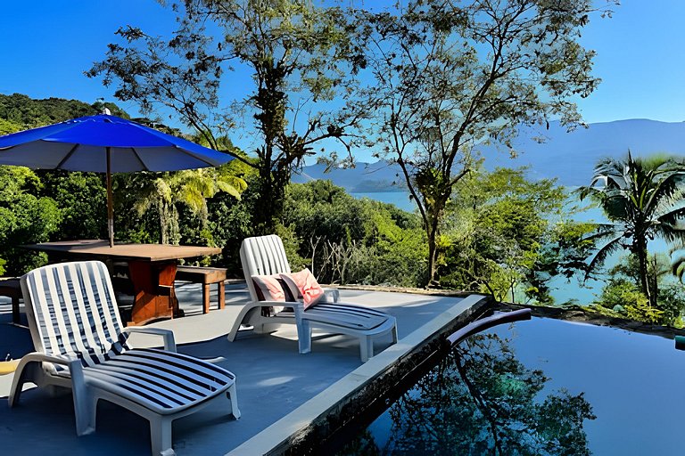 Paraíso em Angra: piscina + praia privativa