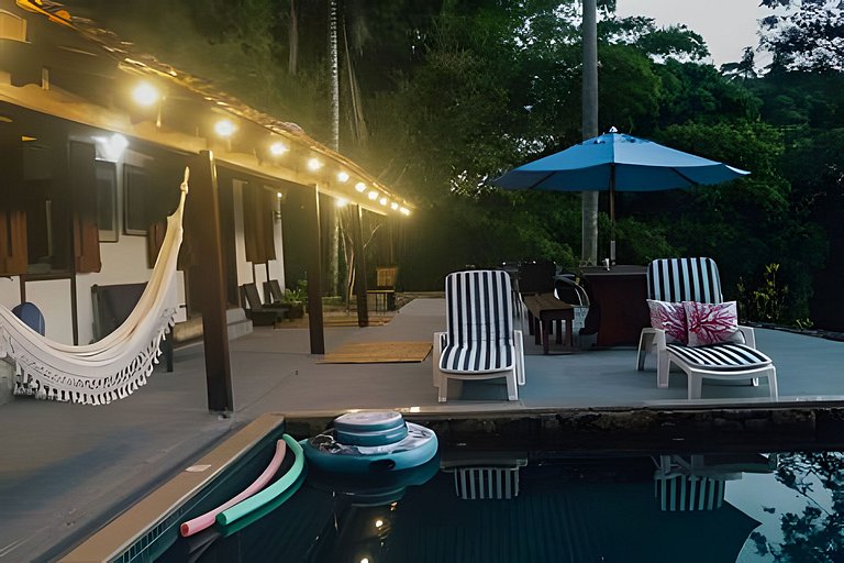 Paraíso em Angra: piscina + praia privativa