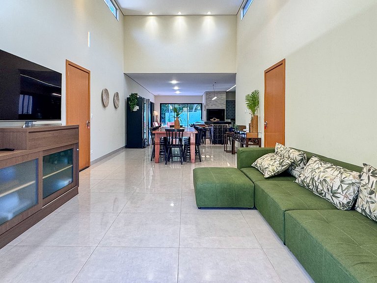 Casa com 4 suítes, piscina e sauna em Bonito - MS