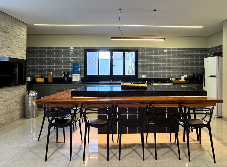 Casa com 4 suítes, piscina e sauna em Bonito - MS