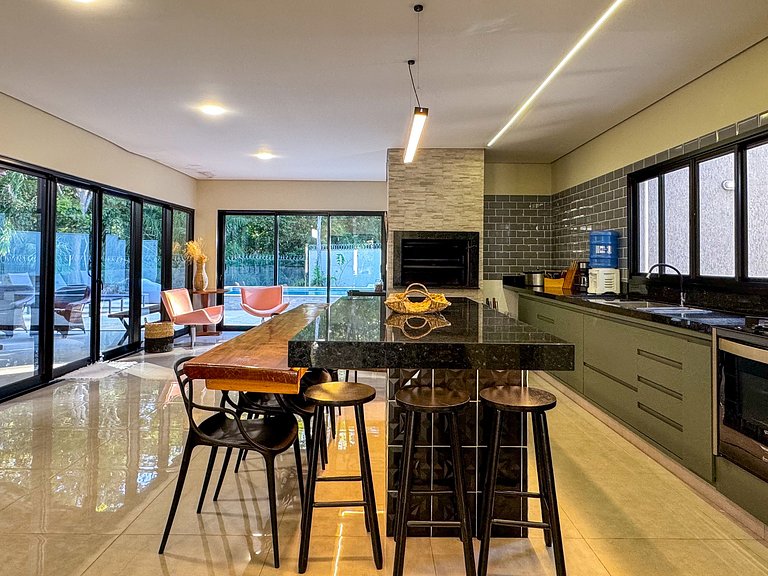 Casa com 4 suítes, piscina e sauna em Bonito - MS