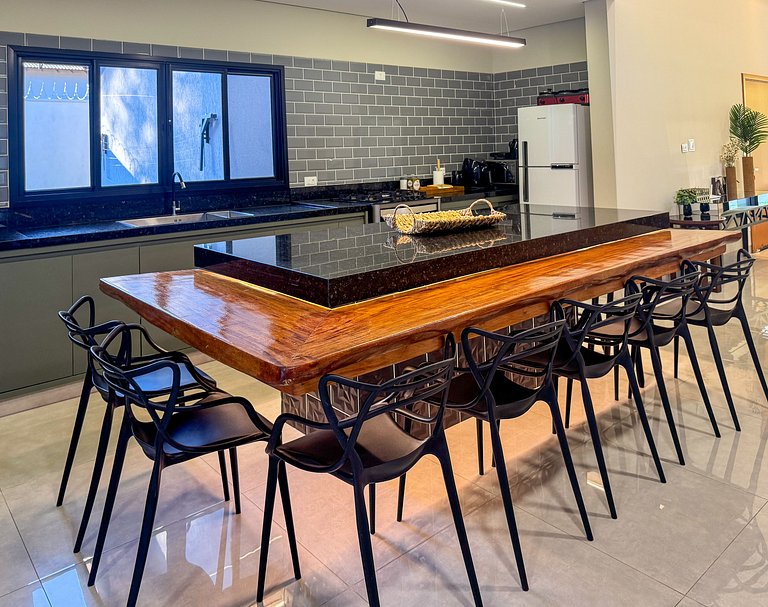 Casa com 4 suítes, piscina e sauna em Bonito - MS