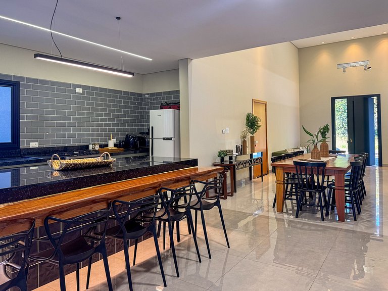 Casa com 4 suítes, piscina e sauna em Bonito - MS