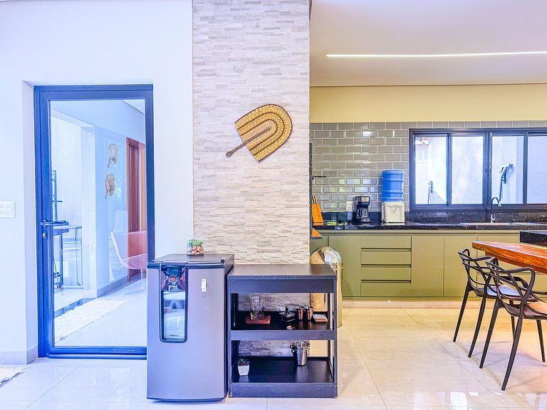 Casa com 4 suítes, piscina e sauna em Bonito - MS