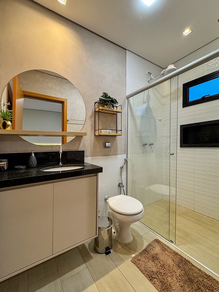 Casa sofisticada c/ 4 suítes, piscina e sauna
