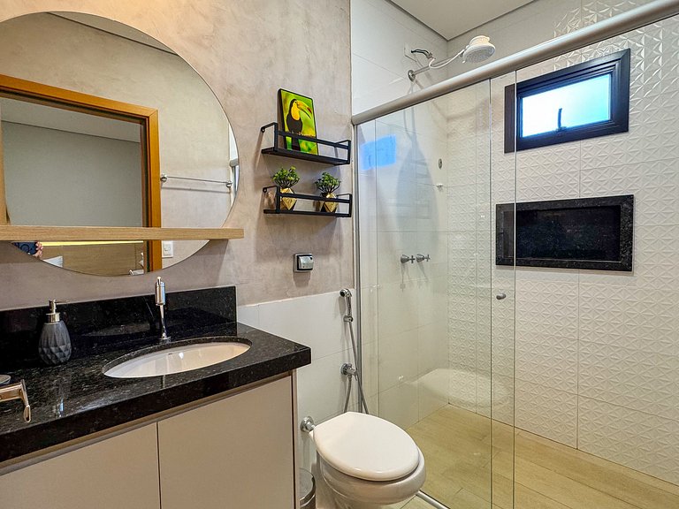 Casa com 4 suítes, piscina e sauna em Bonito - MS