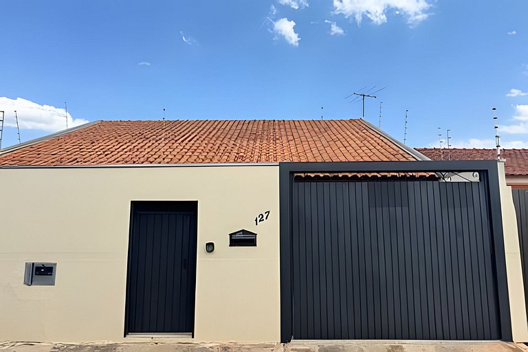 Casa com piscina para família em Bonito/MS