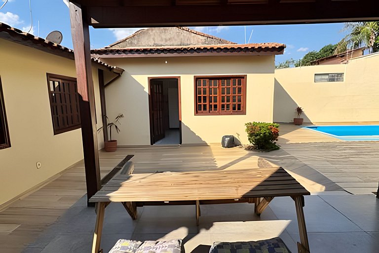 Piscina e 4 quartos há 3 min da praça principal