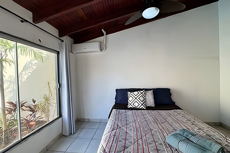 Piscina e 4 quartos há 3 min da praça principal