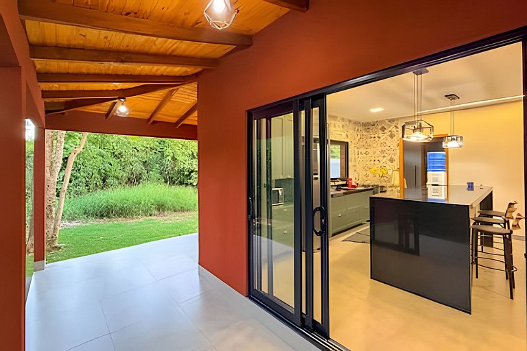 Casa Tuiuiú - novíssima 4 quartos alto padrão