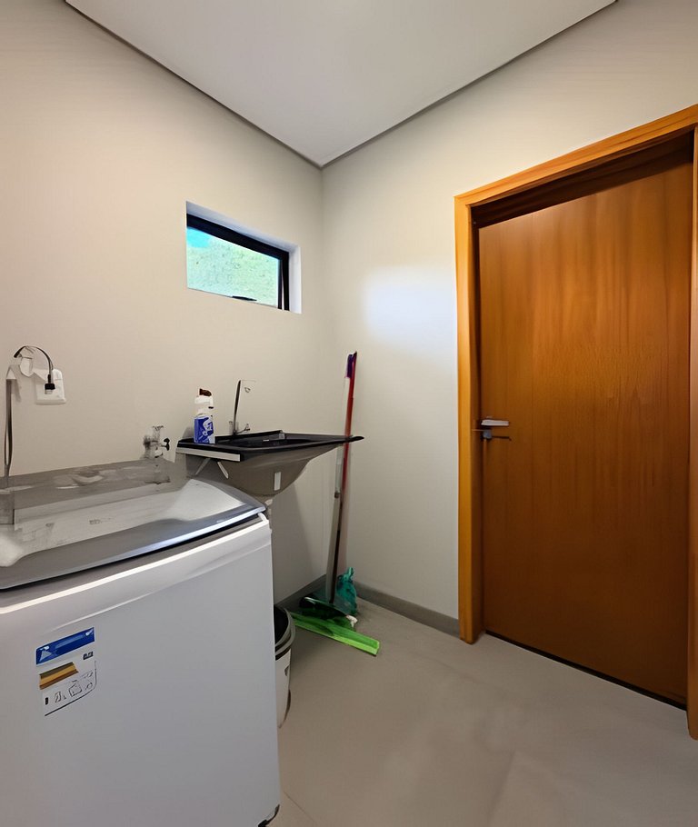 Casa Tuiuiú - novíssima 4 quartos alto padrão