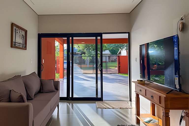 Casa Tuiuiú com 4 quartos e área gourmet em Bonito