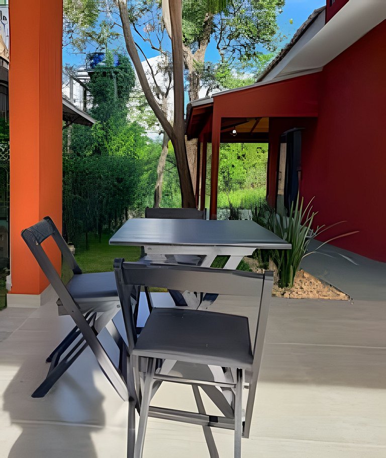 Casa Tuiuiú com 4 quartos e área gourmet em Bonito