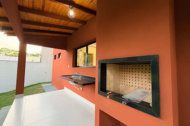 Casa Tuiuiú com 4 quartos e área gourmet em Bonito