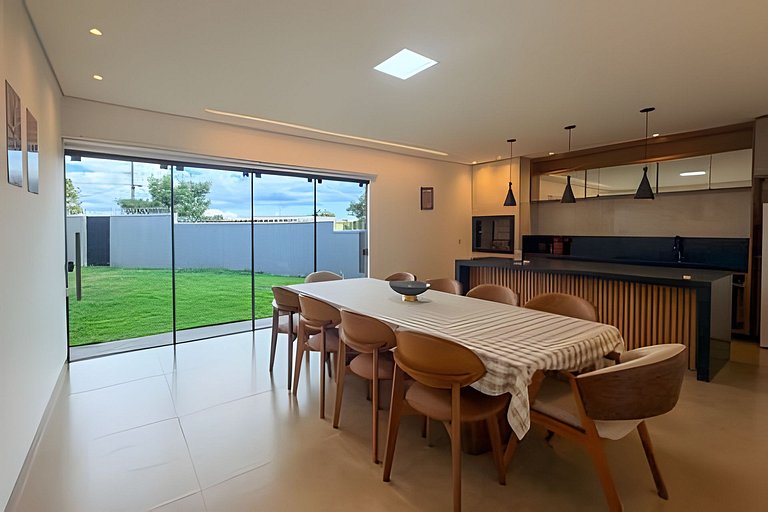 Luxo em Bonito: 4 quartos com área gourmet