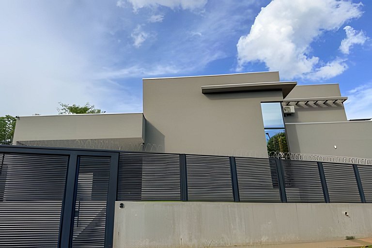 Luxo em Bonito: 4 quartos com área gourmet