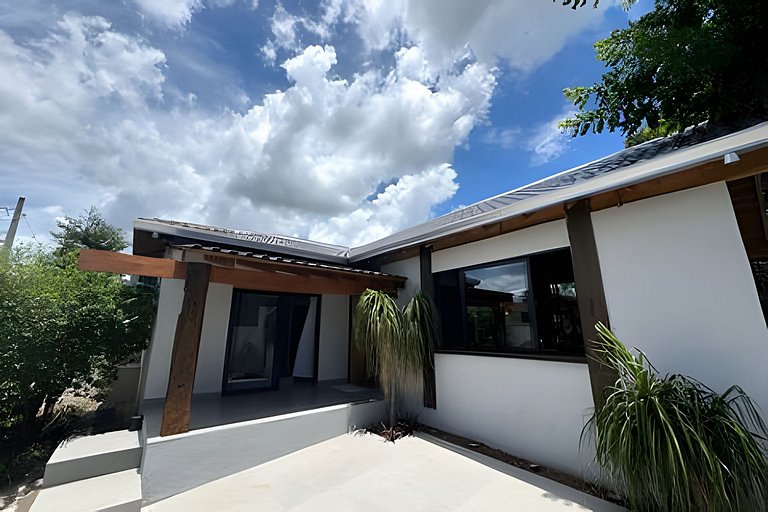 Bali Bonito | Casa com piscina integrada e design