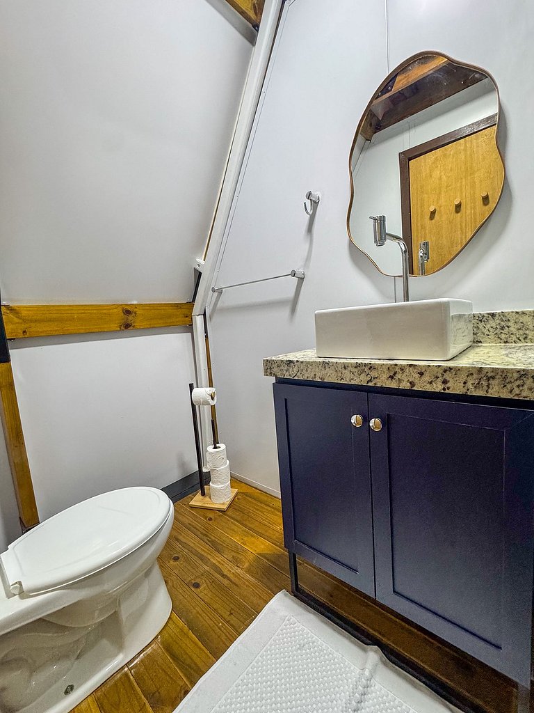 Chalé Folk Village | Moderno e Aconchegante com jacuzzi