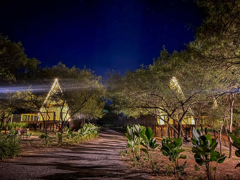 Chalé Folk Village | Moderno e Aconchegante com jacuzzi