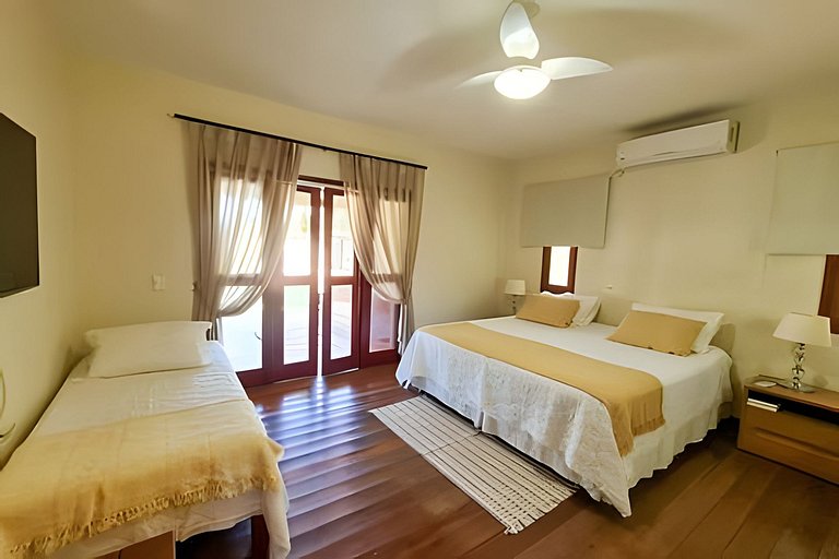 Casa Exclusiva em Hotel Piscina e Campo de Futebol