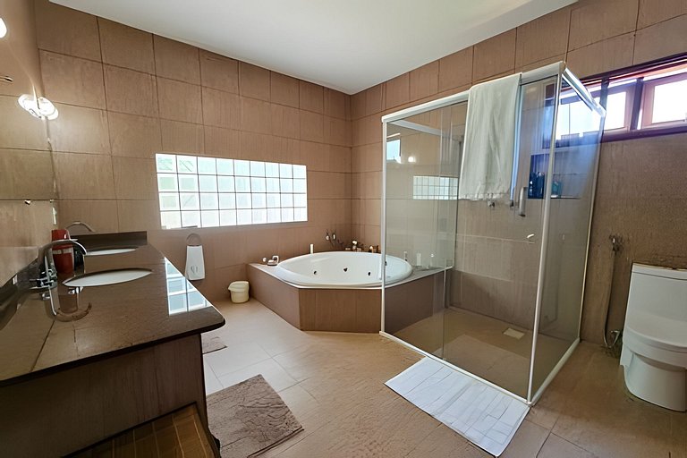 Casa Exclusiva em Hotel Piscina e Campo de Futebol