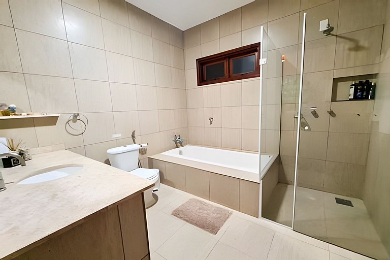 Casa Exclusiva em Hotel Piscina e Campo de Futebol