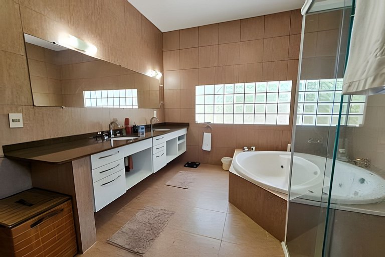 Casa Exclusiva em Hotel Piscina e Campo de Futebol