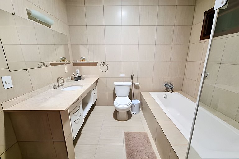 Casa Exclusiva em Hotel Piscina e Campo de Futebol