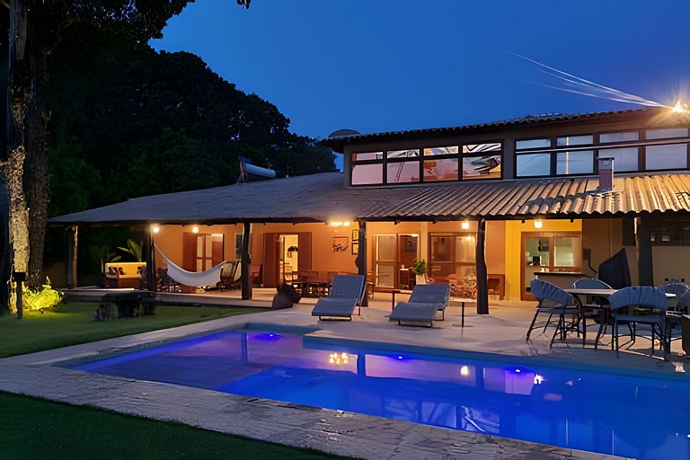 Casa Exclusiva em Hotel Piscina e Campo de Futebol