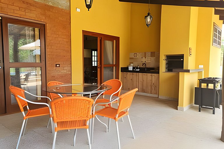 Casa Exclusiva em Hotel Piscina e Campo de Futebol