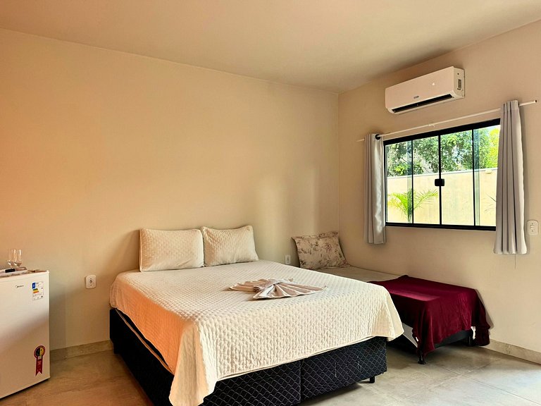 Suíte completa com área de lazer e piscina