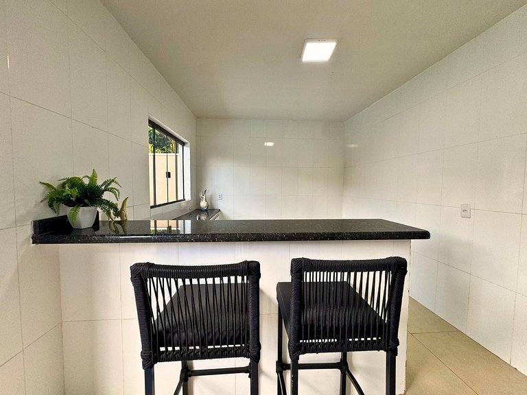 Casa privativa com 5 quartos e área de lazer compartilhada