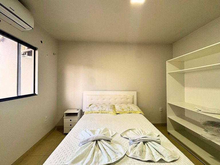 Casa privativa com 5 quartos e área de lazer compartilhada