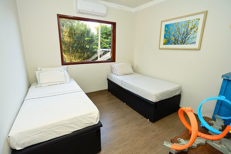 Casa com Piscina a 240m da Praça da Liberdade