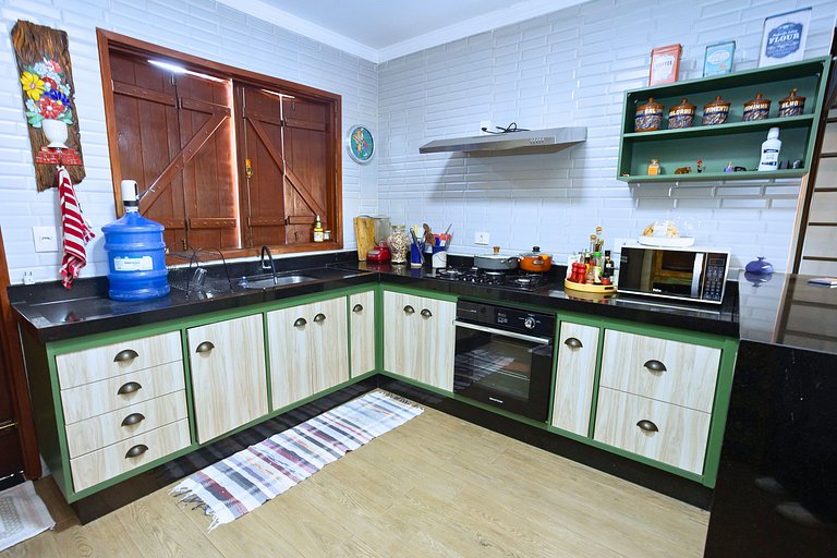 Casa com Piscina a 240m da Praça da Liberdade