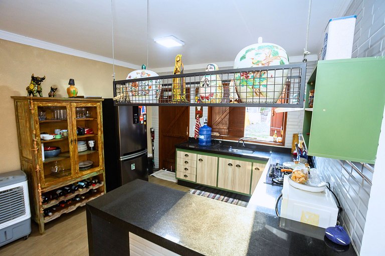 Casa com Piscina a 240m da Praça da Liberdade