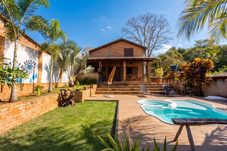 Casa com Piscina a 240m da Praça da Liberdade