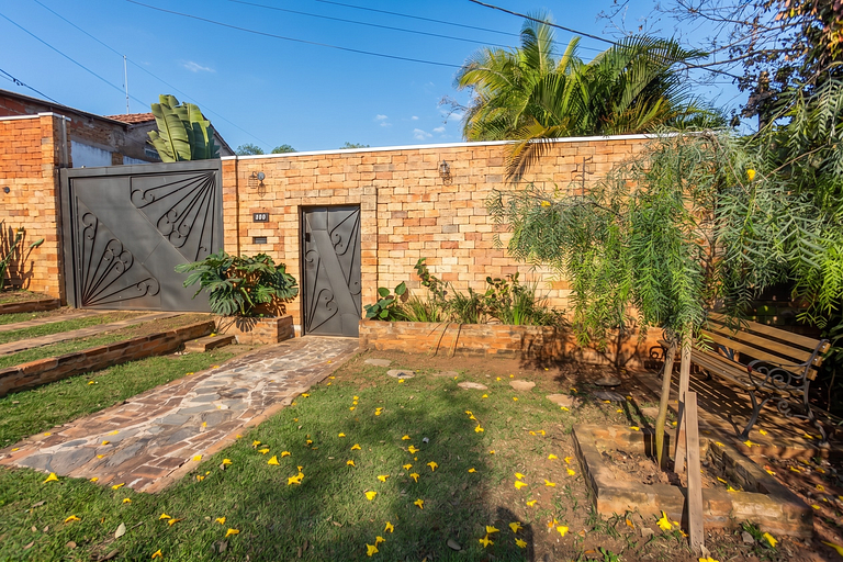 Casa com Piscina a 240m da Praça da Liberdade