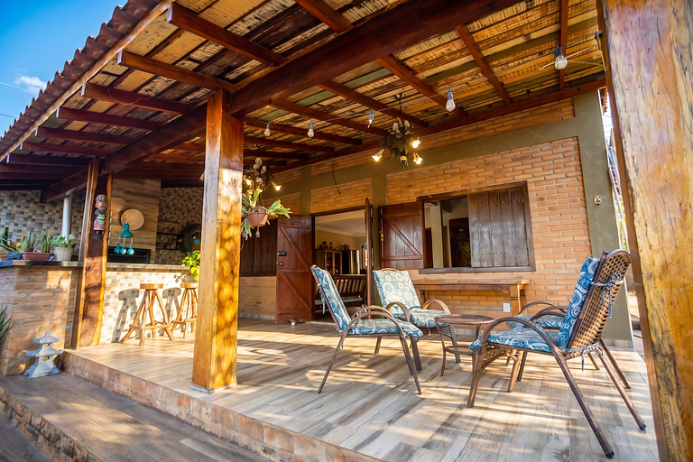 Casa com Piscina a 240m da Praça da Liberdade