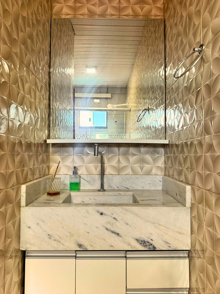 Casa + 4 Suítes Privativas com Piscina (Até 22p)