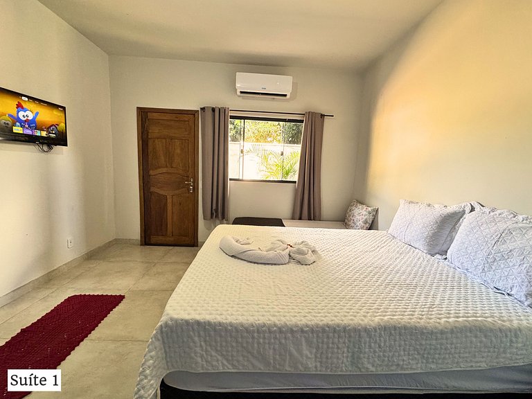 Casa + 4 Suítes Privativas com Piscina (Até 22p)