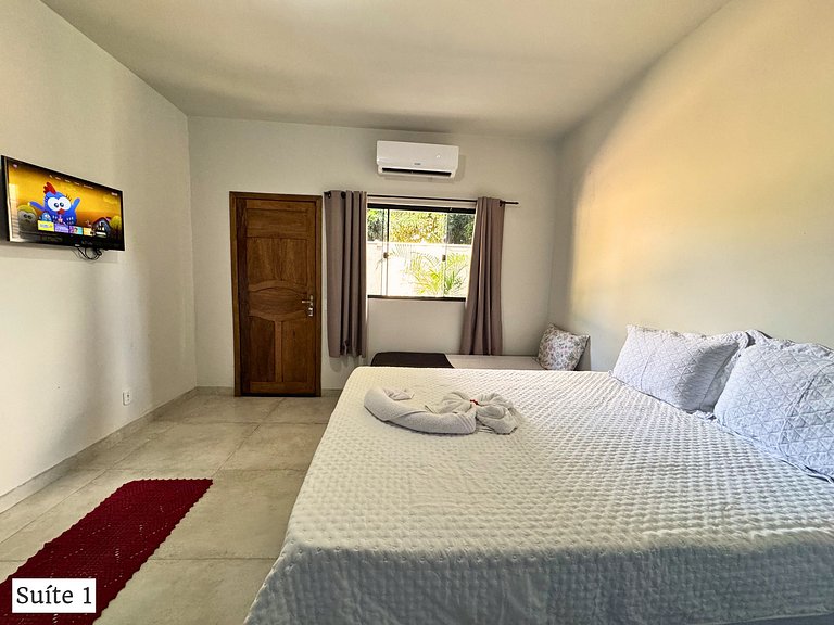 Casa + 4 Suítes Privativas com Piscina (Até 22p)