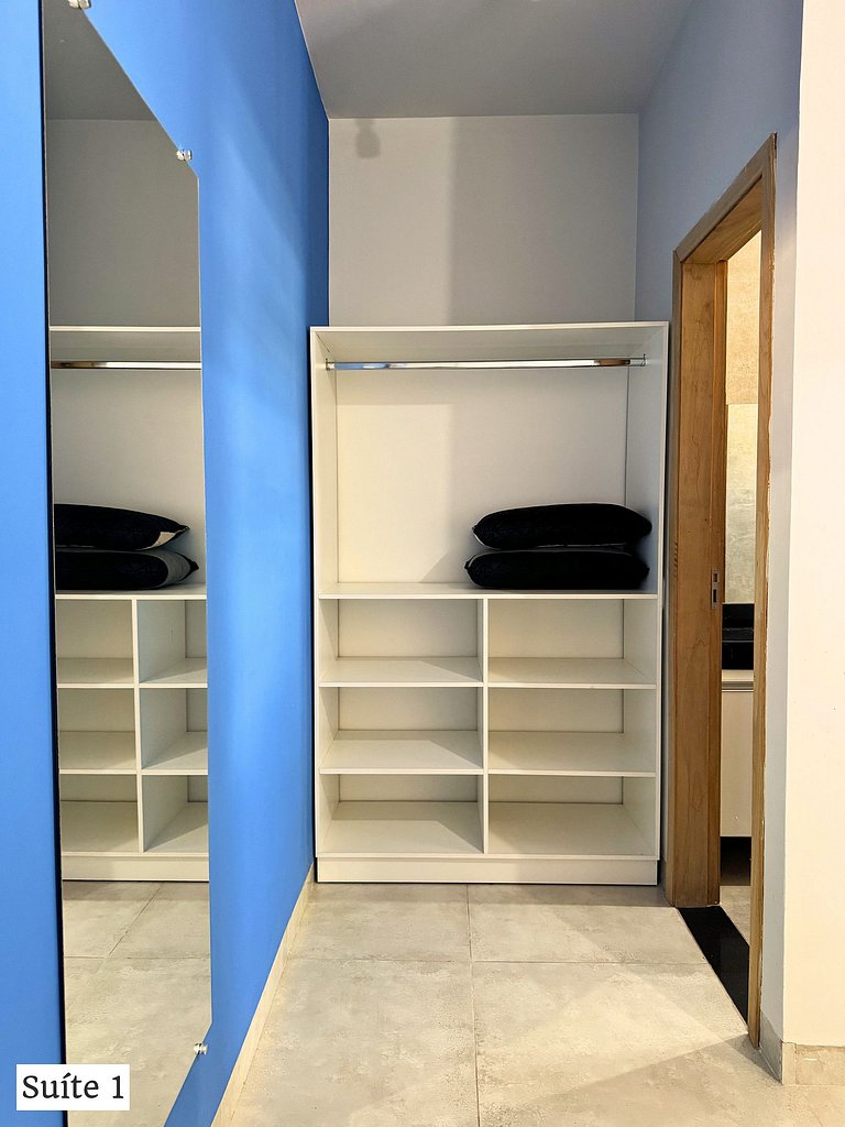 Casa + 4 Suítes Privativas com Piscina (Até 22p)