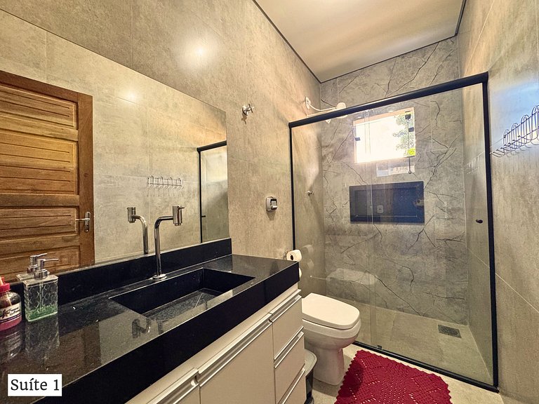 Casa + 4 Suítes Privativas com Piscina (Até 22p)