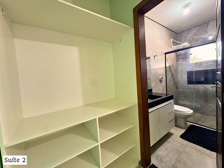 Casa + 4 Suítes Privativas com Piscina (Até 22p)