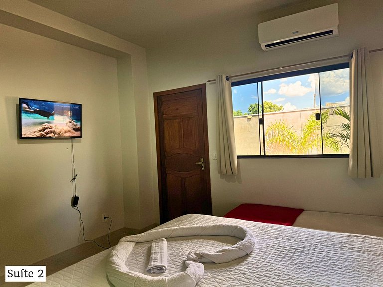 Casa + 4 Suítes Privativas com Piscina (Até 22p)