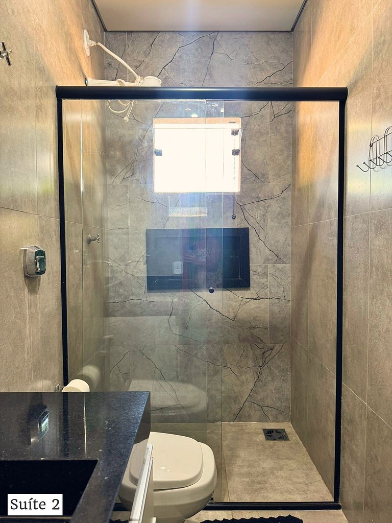 Casa + 4 Suítes Privativas com Piscina (Até 22p)