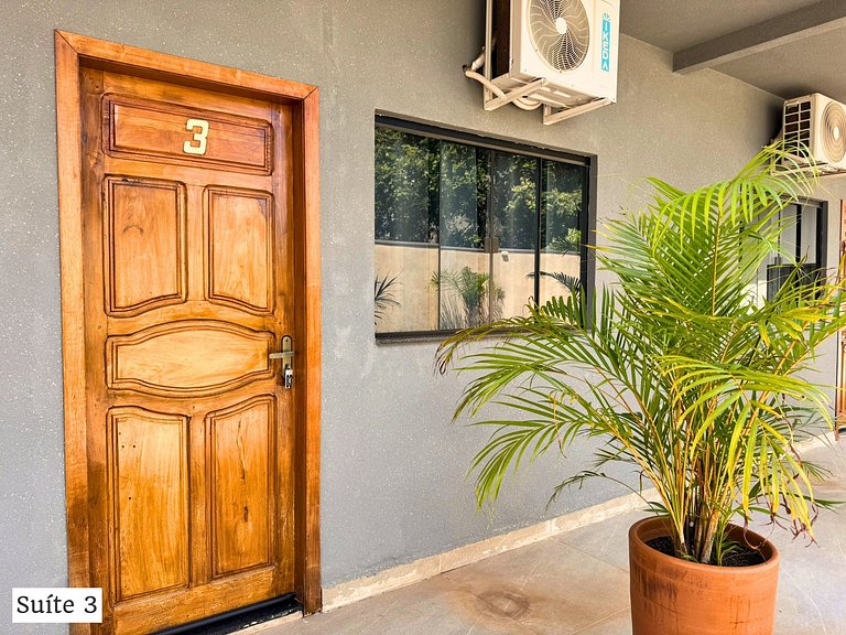 Casa + 4 Suítes Privativas com Piscina (Até 22p)